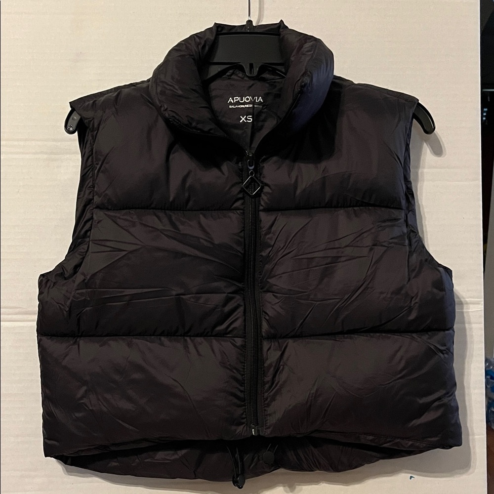 Apuovia Women's Black Puffer Vest
